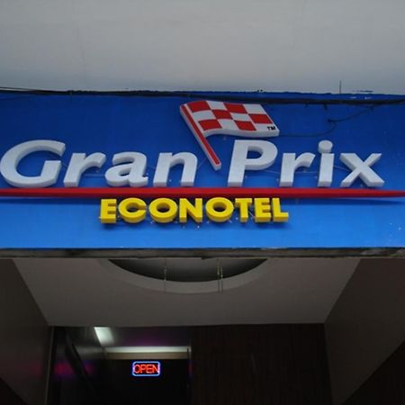 Gran Prix Hotel Pasay Манила Экстерьер фото